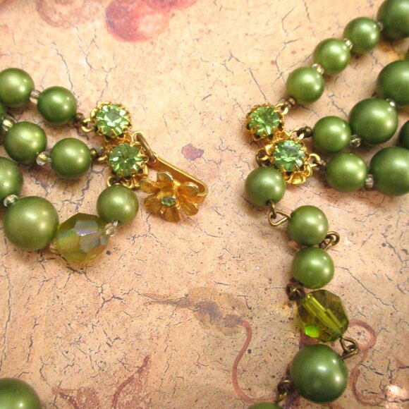 DE MARIO Three Strand Satin Green Aurora Borealis Rock Crystal Bead Necklace - Picture 10 of 14